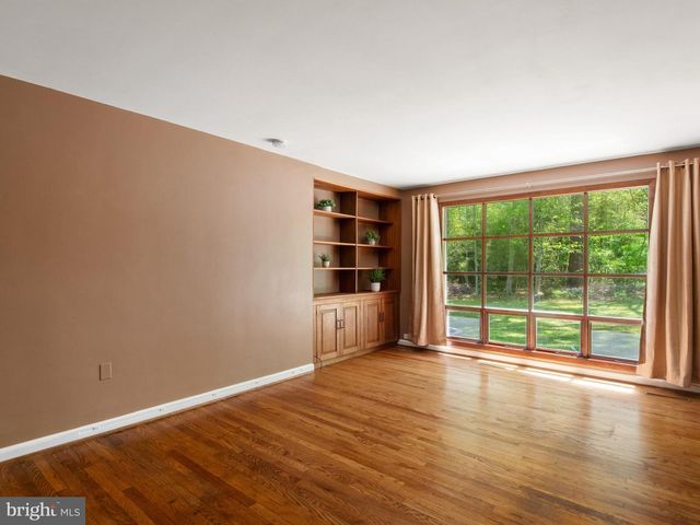 12 WOODLAND CIR, Downingtown, PA 19335