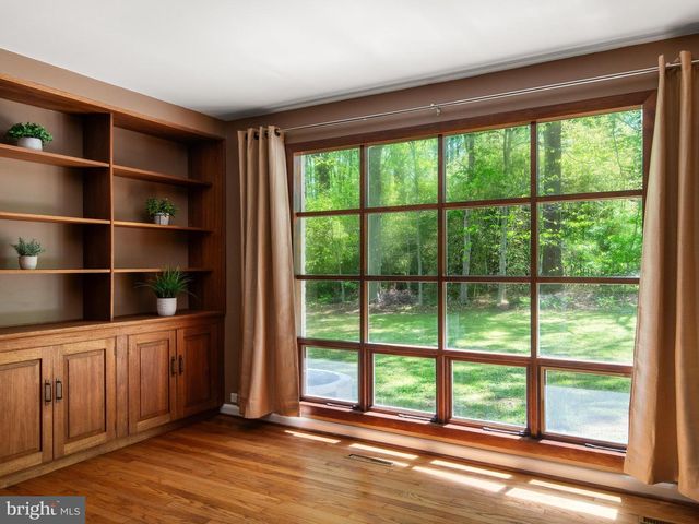 12 WOODLAND CIR, Downingtown, PA 19335