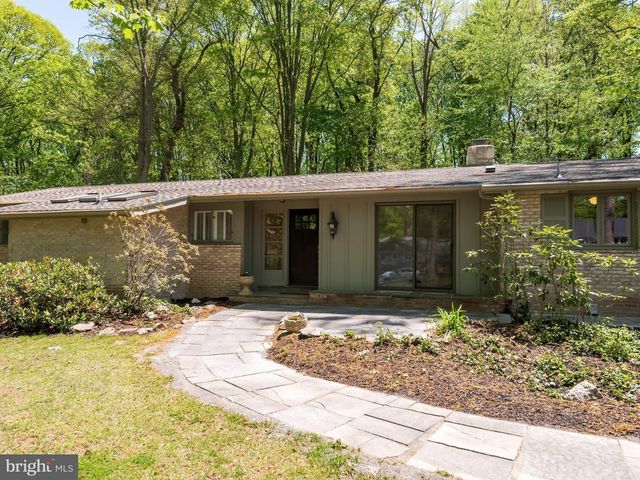 12 WOODLAND CIR, Downingtown, PA 19335