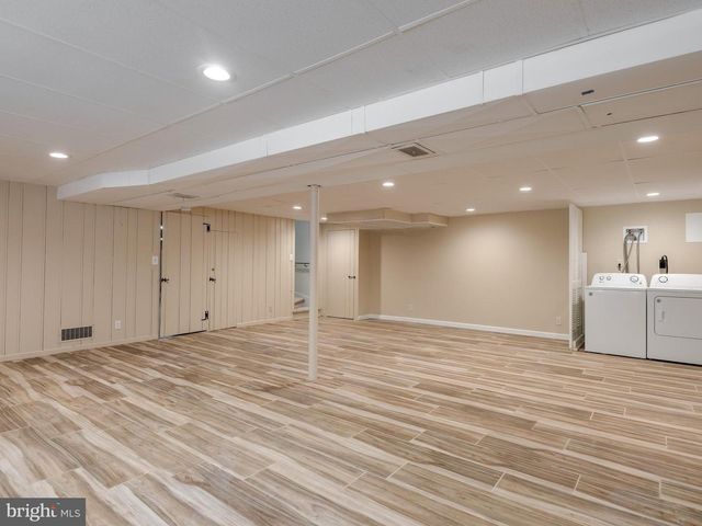 12 WOODLAND CIR, Downingtown, PA 19335