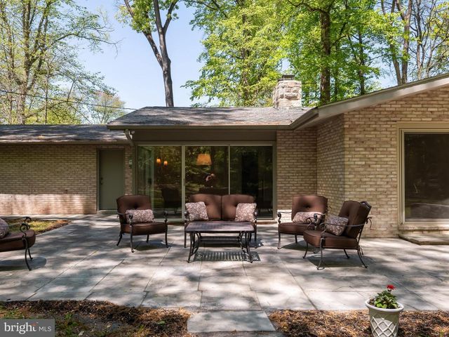 12 WOODLAND CIR, Downingtown, PA 19335