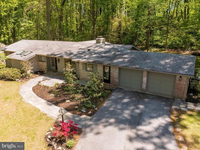 12 WOODLAND CIR, Downingtown, PA 19335