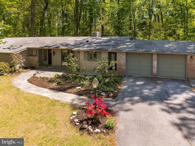 12 WOODLAND CIR, Downingtown, PA 19335
