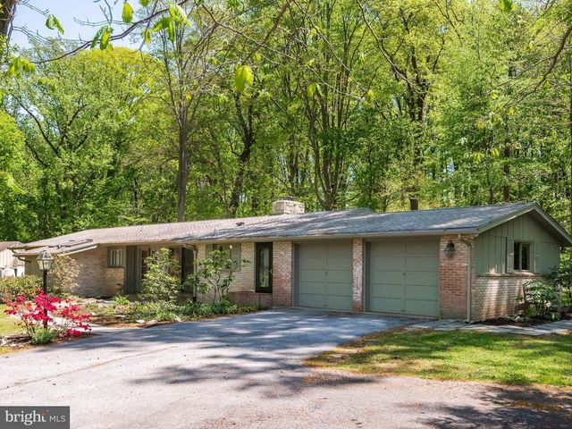 12 WOODLAND CIR, Downingtown, PA 19335