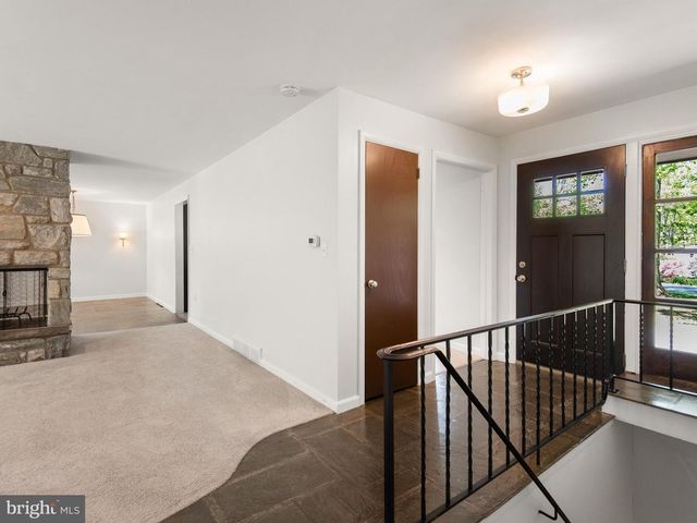 12 WOODLAND CIR, Downingtown, PA 19335