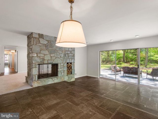 12 WOODLAND CIR, Downingtown, PA 19335