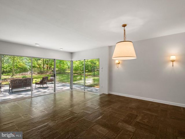 12 WOODLAND CIR, Downingtown, PA 19335