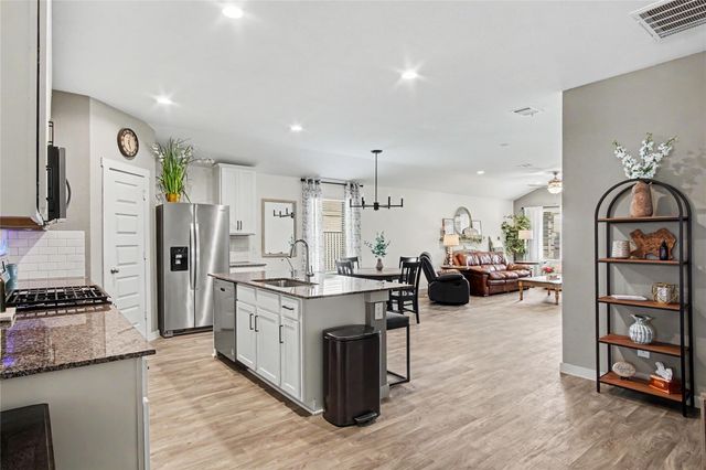 1302 Truckee River Drive, Rosharon, TX 77583