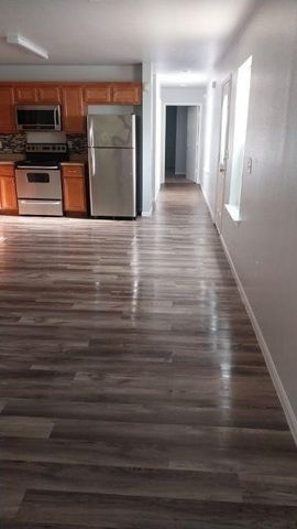 717 6th Avenue N, Texas City, TX 77590