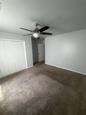 717 6th Avenue N, Texas City, TX 77590