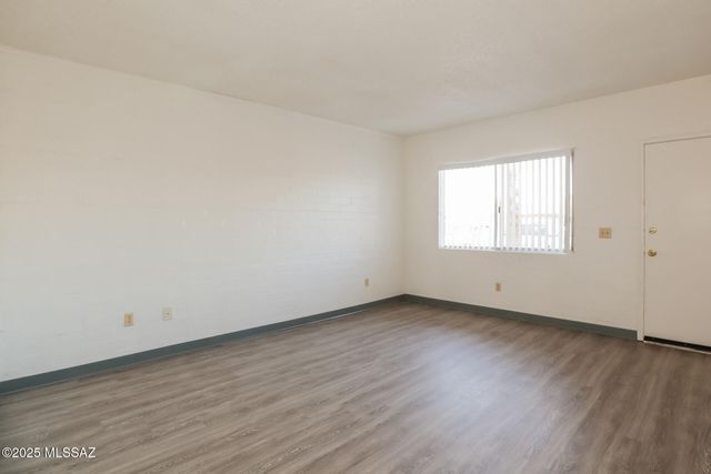 1518 E Hedrick Dr Apt D, Tucson, AZ 85719