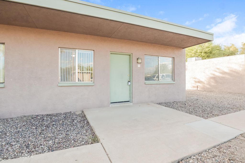 1518 E Hedrick Dr Apt D, Tucson, AZ 85719