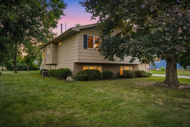 1198 Harrison Street S, Shakopee, MN 55379