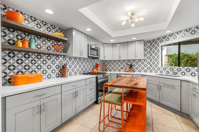 3155 E Ramon Road 904, Palm Springs, CA 92264