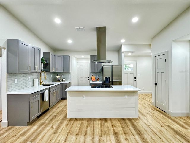 881 NW 13TH AVENUE, Ocala, FL 34475