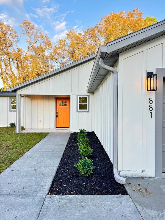Image 2 of property listing at 881 NW 13TH AVENUE, Ocala, FL 34475