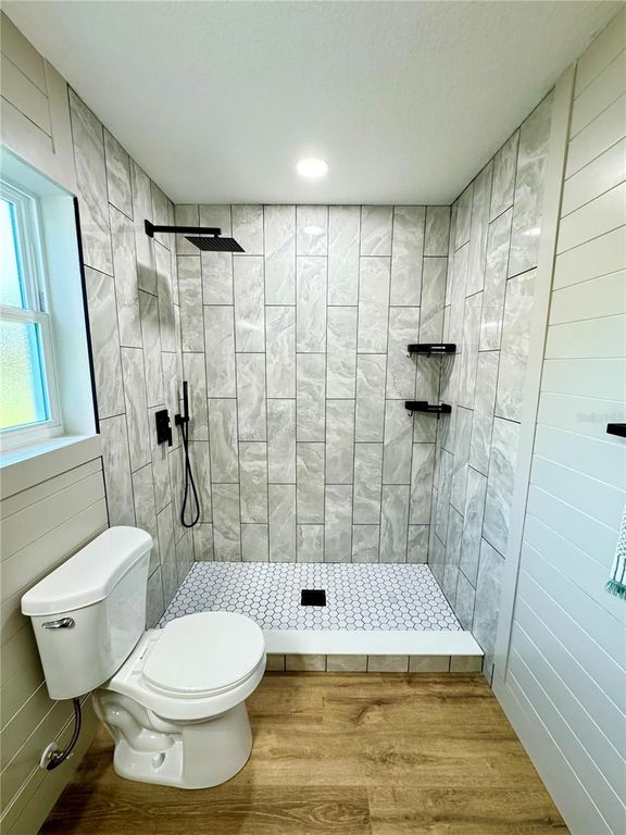 Image 16 of property listing at 881 NW 13TH AVENUE, Ocala, FL 34475