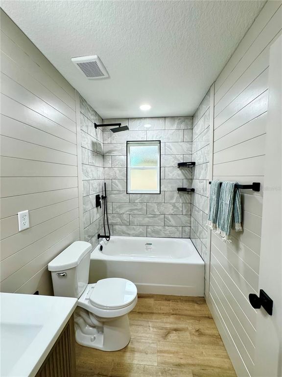 Image 24 of property listing at 881 NW 13TH AVENUE, Ocala, FL 34475