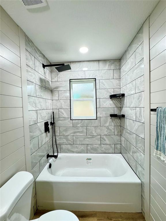 Image 25 of property listing at 881 NW 13TH AVENUE, Ocala, FL 34475