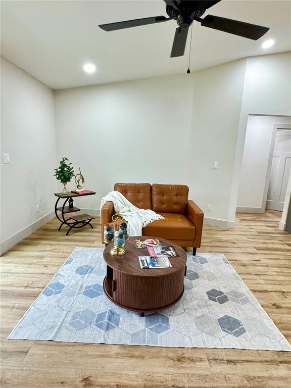 Image 9 of property listing at 881 NW 13TH AVENUE, Ocala, FL 34475