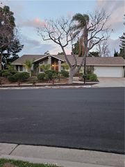 2085 Dove Court, Corona, CA 92882