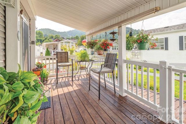 20 Strollers Lane, Waynesville, NC 28785