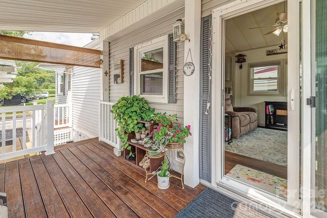 20 Strollers Lane, Waynesville, NC 28785