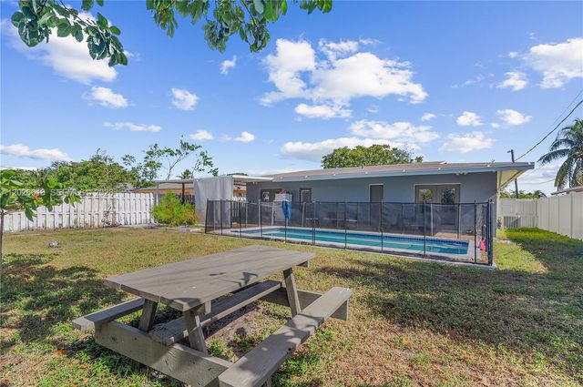 1831 NW 1st Ter, Pompano Beach, FL 33060