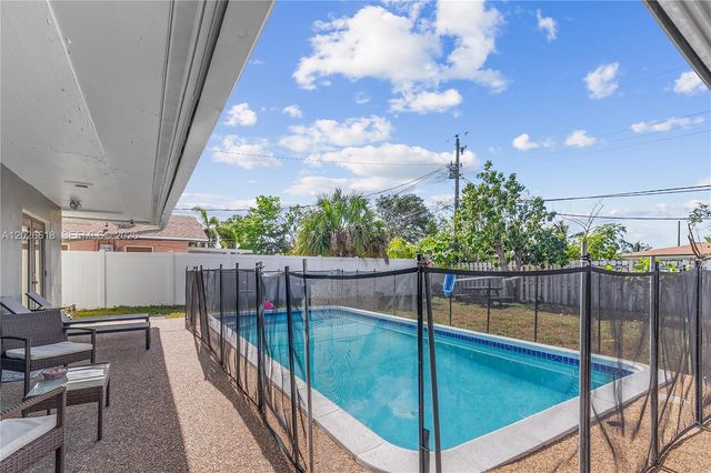 1831 NW 1st Ter, Pompano Beach, FL 33060