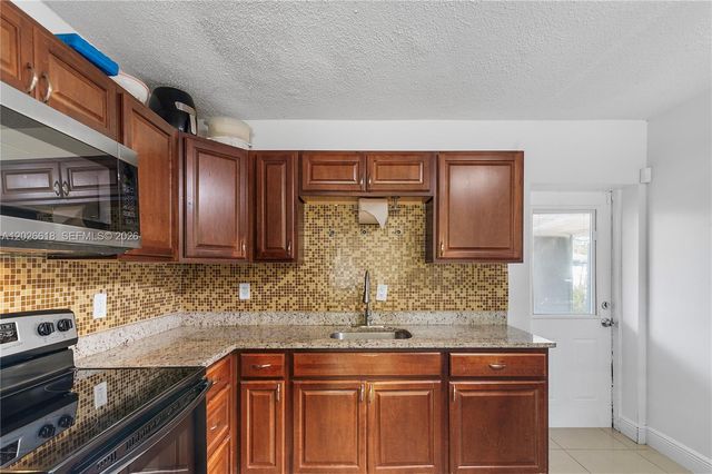 1831 NW 1st Ter, Pompano Beach, FL 33060