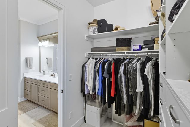 3327 Wolf Ridge Drive, Dublin, OH 43017