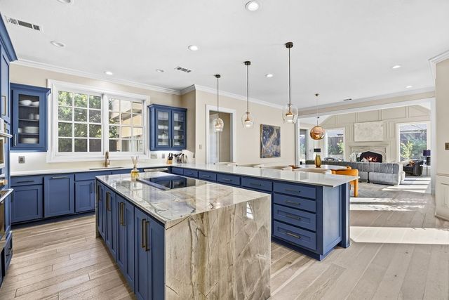 17632 Harbord Oaks Circle, Dallas, TX 75252