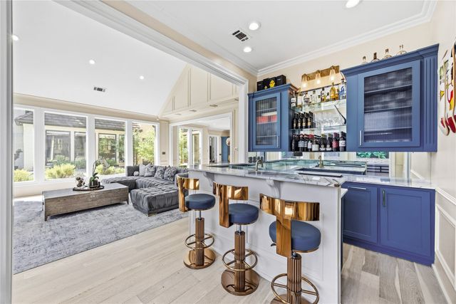 17632 Harbord Oaks Circle, Dallas, TX 75252