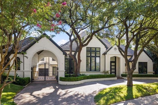 17632 Harbord Oaks Circle, Dallas, TX 75252