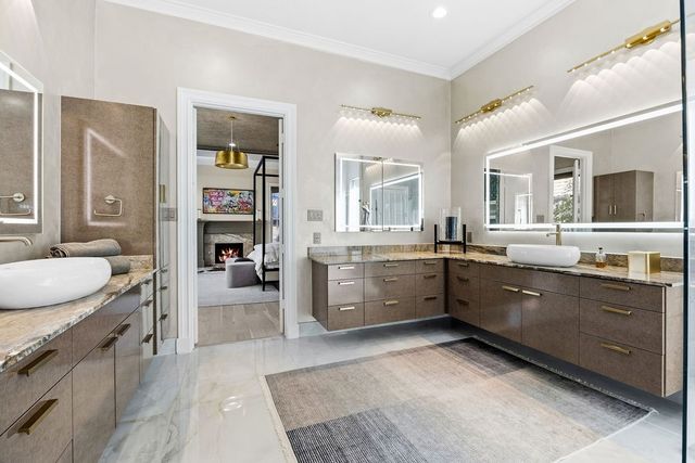 17632 Harbord Oaks Circle, Dallas, TX 75252