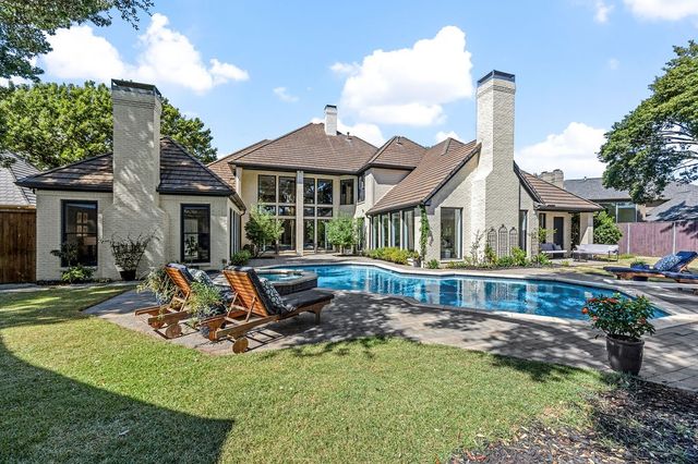 17632 Harbord Oaks Circle, Dallas, TX 75252