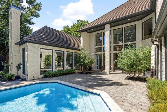 17632 Harbord Oaks Circle, Dallas, TX 75252