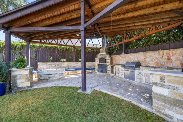 17632 Harbord Oaks Circle, Dallas, TX 75252