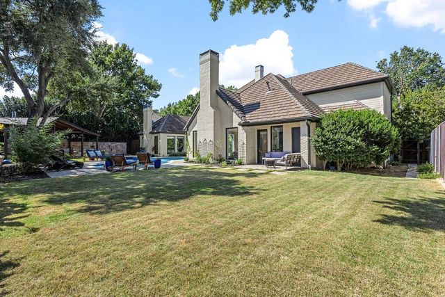 17632 Harbord Oaks Circle, Dallas, TX 75252
