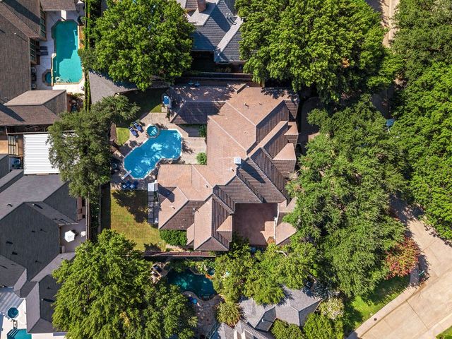 17632 Harbord Oaks Circle, Dallas, TX 75252