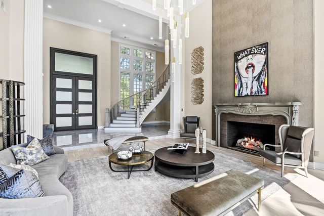 17632 Harbord Oaks Circle, Dallas, TX 75252