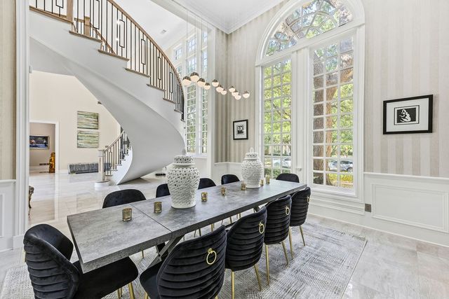 17632 Harbord Oaks Circle, Dallas, TX 75252