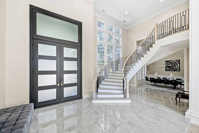 17632 Harbord Oaks Circle, Dallas, TX 75252
