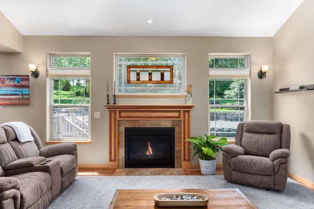 19 Savannah Parkway, Deerfield, WI 53531