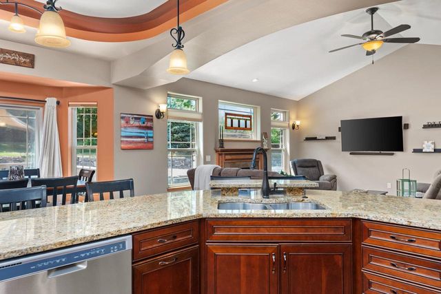 19 Savannah Parkway, Deerfield, WI 53531