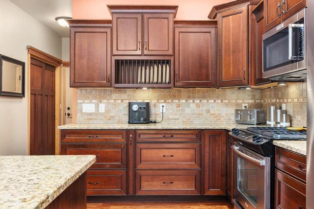 19 Savannah Parkway, Deerfield, WI 53531