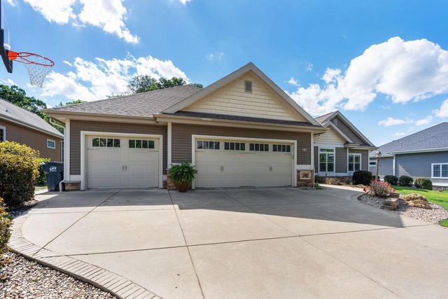 19 Savannah Parkway, Deerfield, WI 53531