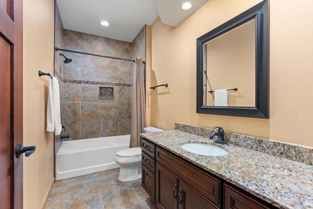 19 Savannah Parkway, Deerfield, WI 53531