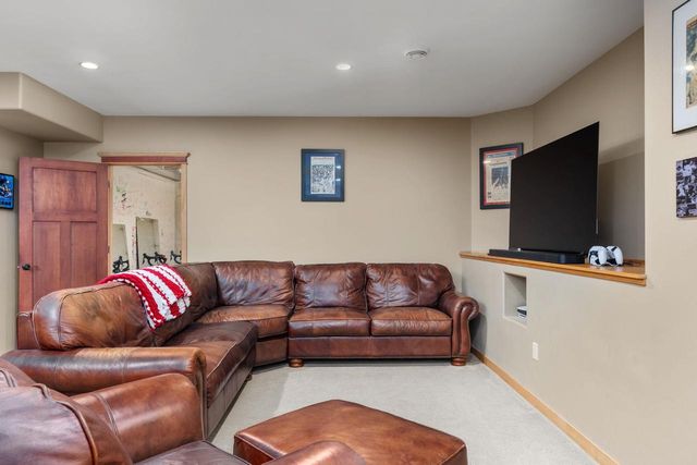 19 Savannah Parkway, Deerfield, WI 53531