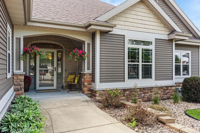 19 Savannah Parkway, Deerfield, WI 53531